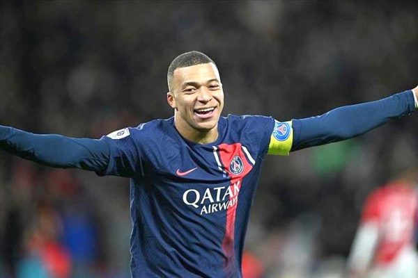Real Madrid, Mbappe’yle 80 binden fazla taraftarın önünde sözleşme imzaladı