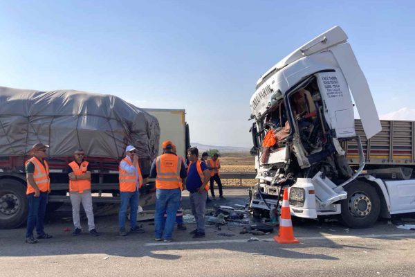 Gaziantep’te zincirleme trafik kazasında 1 kişi öldü, 6 kişi yaralandı