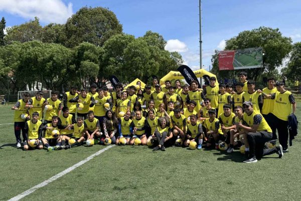 Kolombiya’da yoksul bölgelerdeki projeler ile yeni yıldızlar yeşil sahalara kazandırılıyor