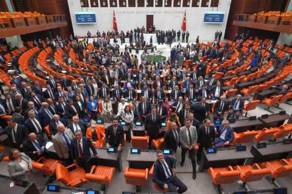 Sahipsiz hayvanlara yönelik kanun teklifi TBMM Genel Kurulunda kabul edildi