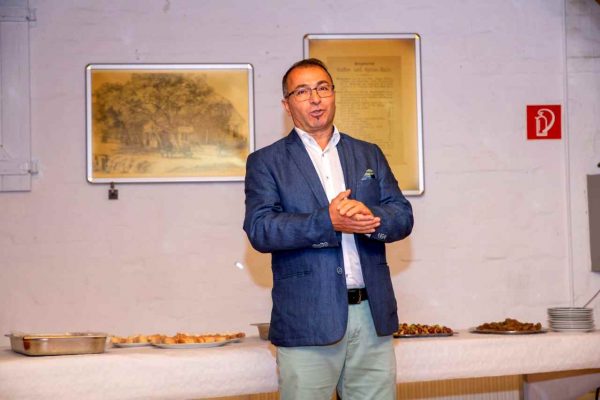 Hamburglu otomobil sürücülerinin dikkatine!