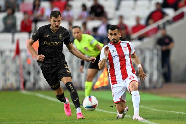 Maç başladığı gibi bitti