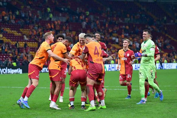 Lider Galatasaray, konuk ettiği Alanyaspor’u tek golle geçti