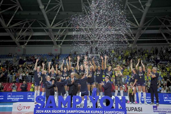Fenerbahçe Medicana, 2024 Kadınlar AXA Sigorta Şampiyonlar Kupası’nı aldı