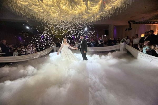 Muhteşem Düğünle Evlendiler