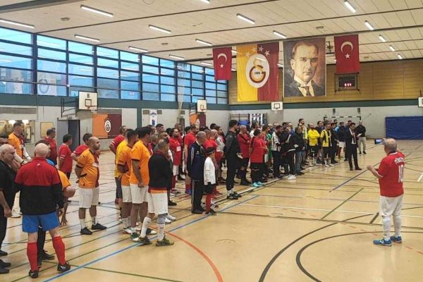 Cumhuriyet’in 101. yaşı, Hamburg’da Salon Futbol Turnuvası’nda çoşkuyla kutlandı