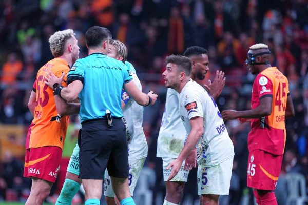 Galatasaray, ligde 5 maç sonra puan kaybetti