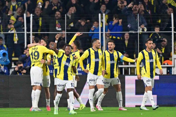 Fenerbahçe, zirve yarışında hata yapmadı