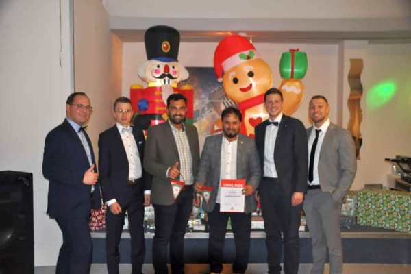 Türk hakeme 40. Yıl plaketi verildi