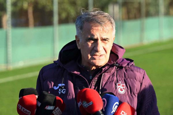 Trabzonspor Teknik Direktörü Şenol Güneş, kriz döneminden savaşarak çıkmak istiyor: