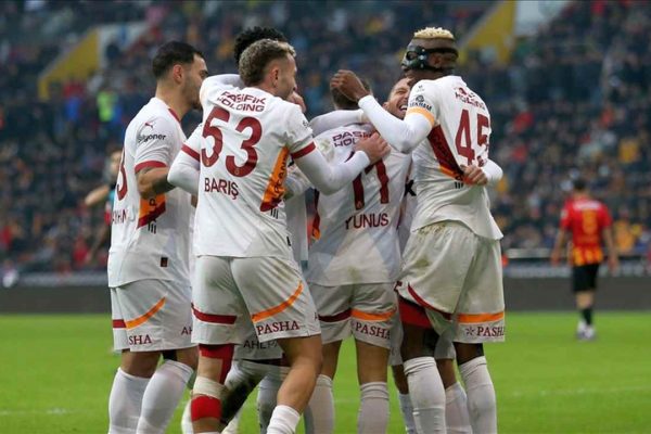 Kayserispor deplasmanından farklı galibiyetle dönen Galatasaray, zirvede puan farkını açtı