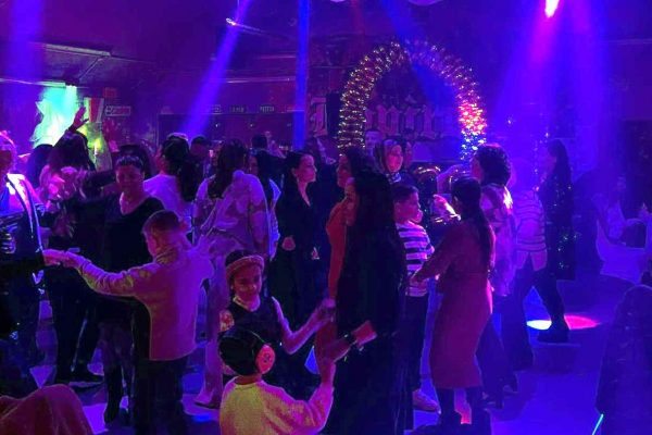 Hamburg’da 2025’e coşkuyla ”Empire Autoaufbereitung” da girdiler