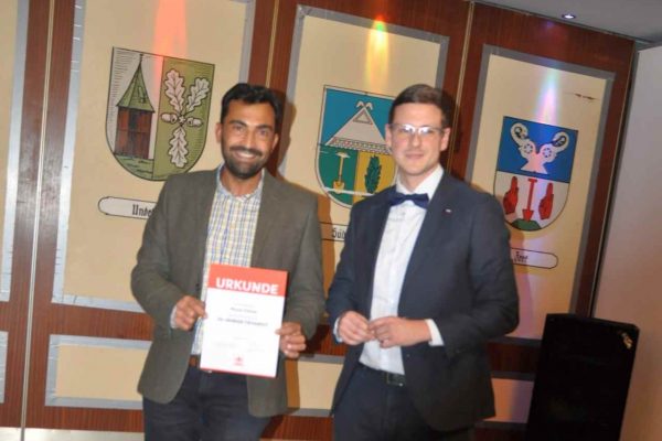 VSA Hakemi Murat Yılmaz‘a 25. Yıl Plaketi!