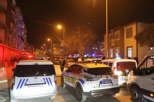 Gaziantep’te taziye evinde 2 kişiyi öldüren, 4 kişiyi yaralayan zanlı kaçtı