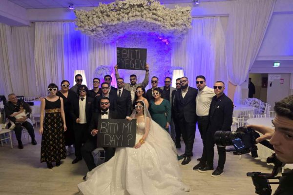 Efsane futbolcuları Class’ta buluşturan düğün gerçekleşti: İclal ve Erhan Hamburg’da evlendi