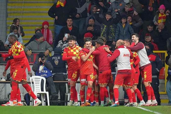 Göztepe, Ziraat Türkiye Kupası’nda Gaziantep FK’yi tek golle geçti