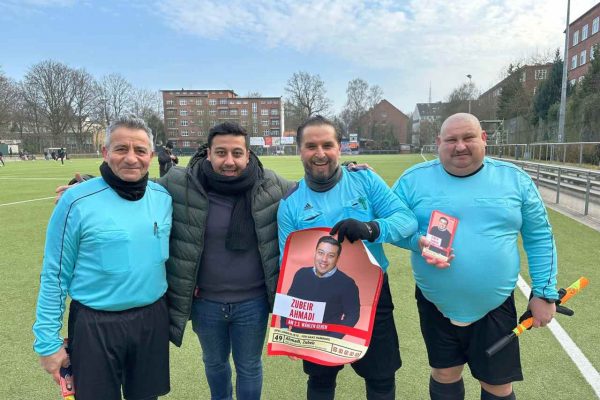 Amadi Zubeir führte seine Wahlkampfarbeit auf dem Fußballfeld durch