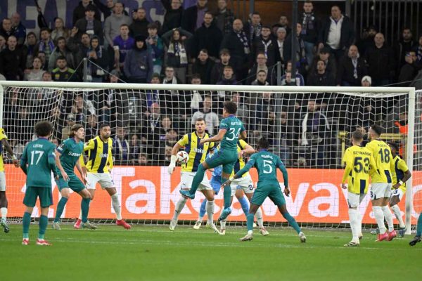 Fenerbahçe, Avrupa’da son 16’da