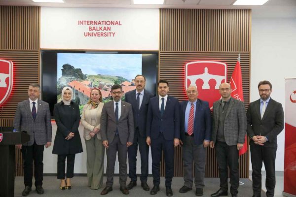 Kuzey Makedonya’da “Sultan II. Abdülhamid Han’ın Yıldız Albümlerinde Makedonya Sergisi” ve “Osmanlı Döneminde Makedonya” konferansı düzenlendi.
