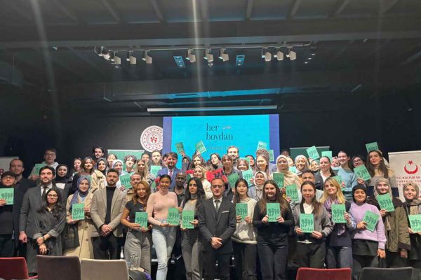 Uluslararası öğrenciler Türkçenin çatısı altında buluştu