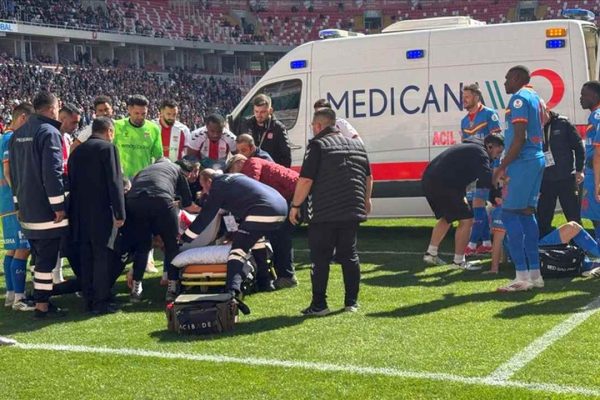 Sivasspor’dan, Göztepe maçında sakatlanan Manaj’ın sağlık durumuna ilişkin açıklama