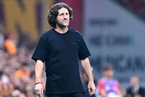 Trabzonspor Kulübü, teknik direktör Fatih Tekke ile görüşmelere başlandığını duyurdu