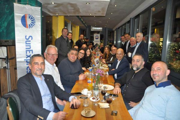 SunExpress, Hardal’da acenta sahiplerine ftar yemeği verdi