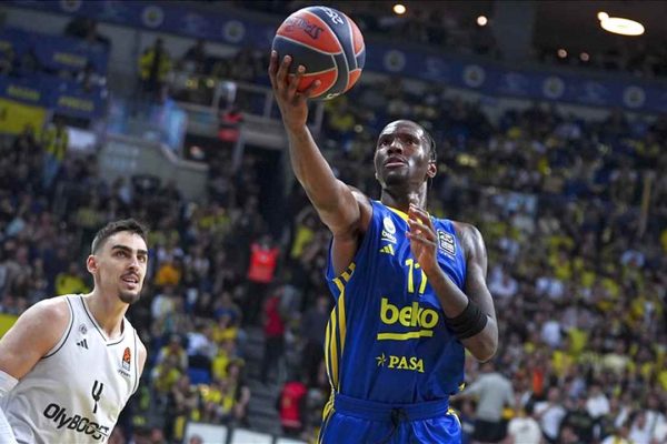 Fenerbahçe Beko, THY Avrupa Ligi’nde ilk 6 sırayı garantileyerek adını play-off’a yazdırdı