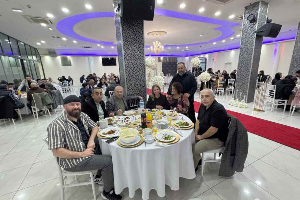 Le Grand Event Salonu İftar Yemeği verdi