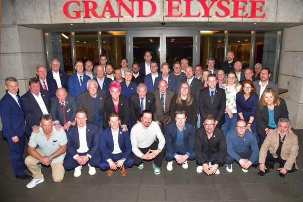 Ehrenamtliche erhalten persönliche Auszeichnung auf HFV-Ehrungsveranstaltung