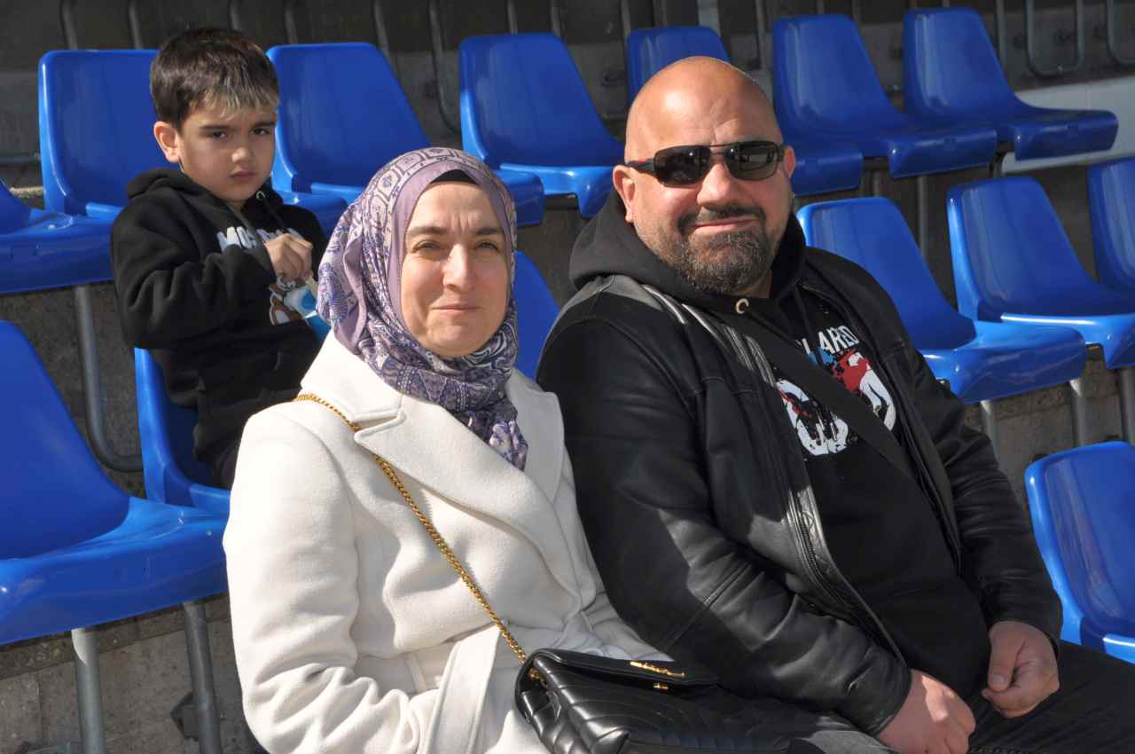 İlker başkan Türkspor’un mücadelesini tribünde eşi ile birlikte takip etti