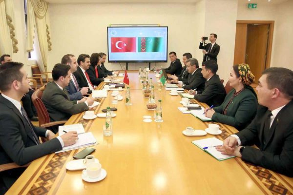 “Köklü bir geçmişe sahip Türkmenistan’ı önemsiyoruz”