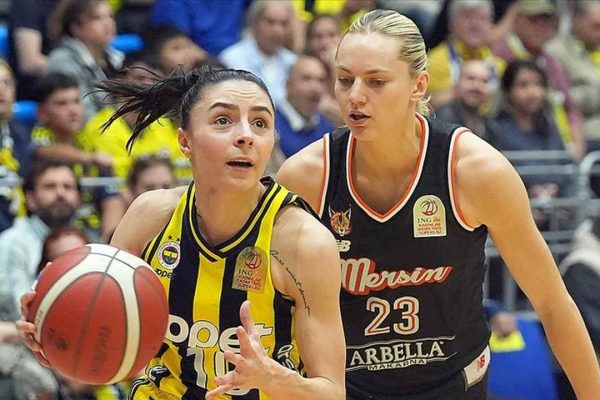 Fenerbahçe Opet seride 1-0 öne geçti