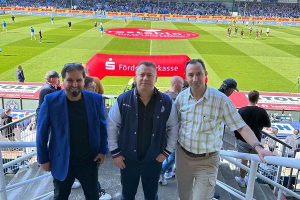 Kiel maçına Restablo jesti