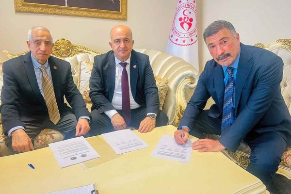 KARDEŞLER BULUŞTU, İMZALAR ATILDI !.. 