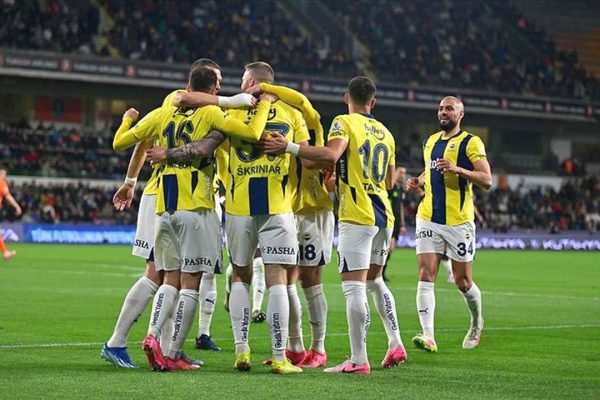 Fenerbahçe, Başakşehir deplasmanında 4 golle güldü