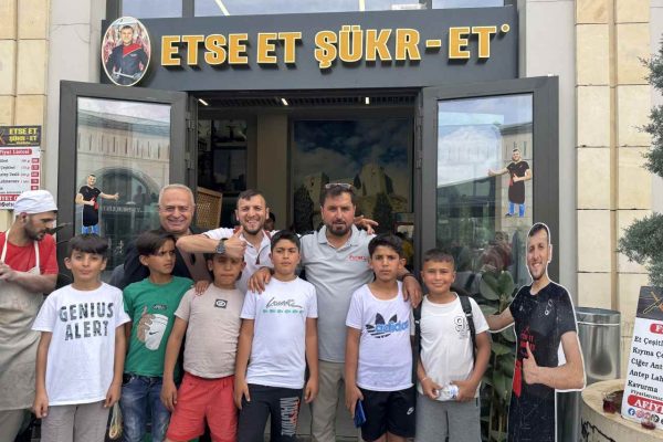 Gaziantep’in Lezzet Durağı: ETSE ET ŞÜKR-ET, Hem Damağa Hem Gönüllere Hitap Ediyor