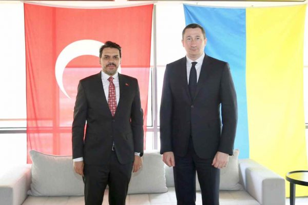 YTB Başkanı Abdullah Eren, Ukrayna Başbakan Yardımcısı Çernışov ile Bir Araya Geldi