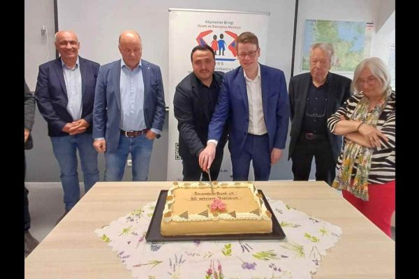 Göçmenler Birliği‘nde Harun Öznarin güven tazeledi