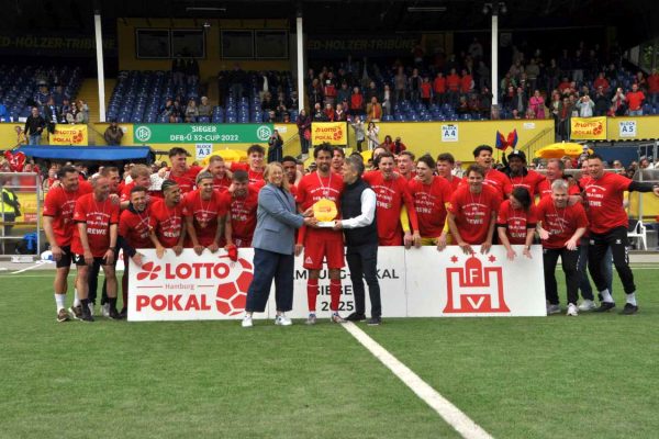 Eintracht Norderstedt gewinnt den Hamburger LOTTO-Pokal im Elfmeter-Krimi!