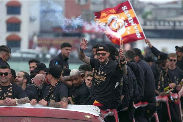 Galatasaray, 25. şampiyonluğunu kutladı