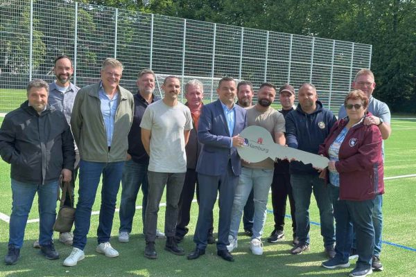 Gençler İçin Büyük Adım: Rot-Weiß Wilhelmsburg’a Yeni Suni Çim Saha Müjdesi