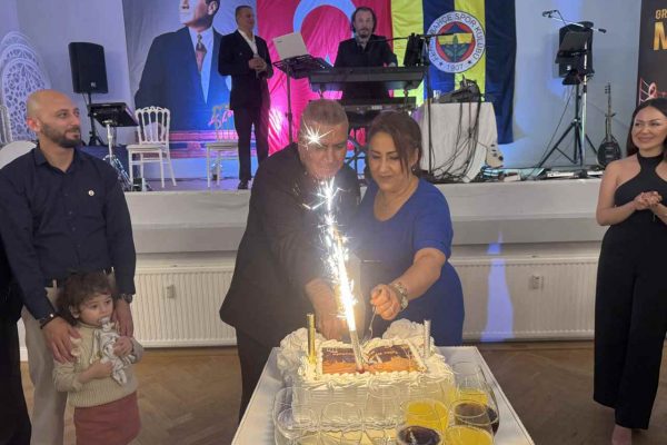 Fenerbahçeli Başkanın Yaşı, Trabzon’un Numarası: 61’de Ortak Sevgi!”