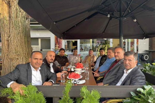 AK Parti Urfa Milletvekili Mehmet Ali Cevheri Hamburg’da