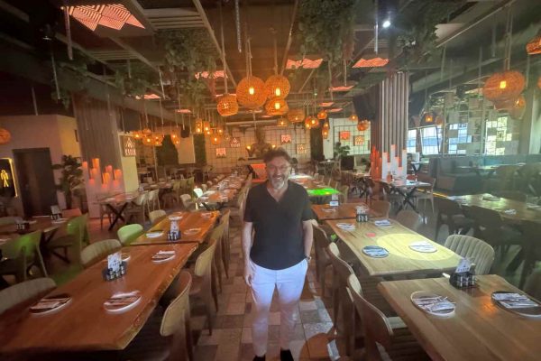 Hamburg’da Türk Işıltısı: ‘Çadır’ Konseptinin Sıra Dışı Yolculuğu