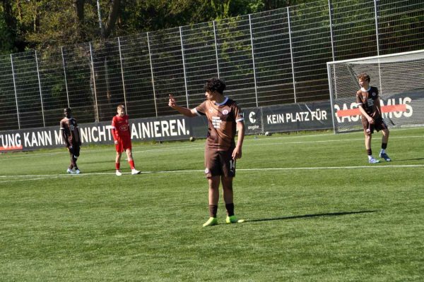 St. Pauli’nin Genç Yıldızı Efe Türkkan’dan Sezona Damga Vuran Performans