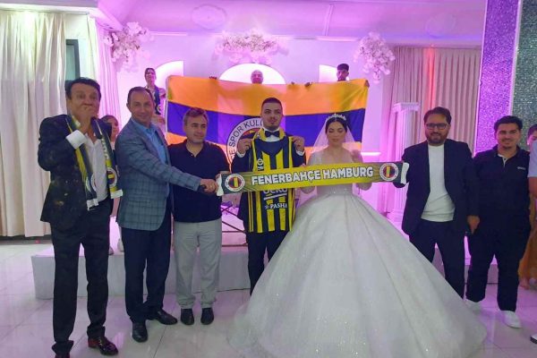 FB’li Mehmet Yakar Sahnedeydi, Sarı-Lacivert Coşku Zirvedeydi