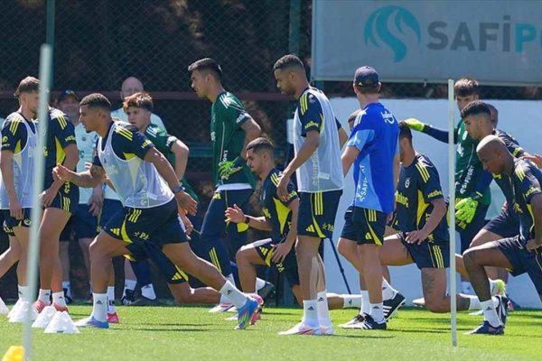 Fenerbahçe, futbol takımının kalitesini artırmak için çalışıyor