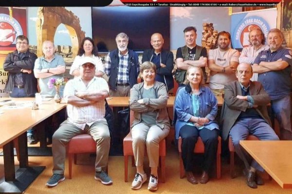 Hamburg’da Basın Ailesinden Sıcak Yaz Vedası