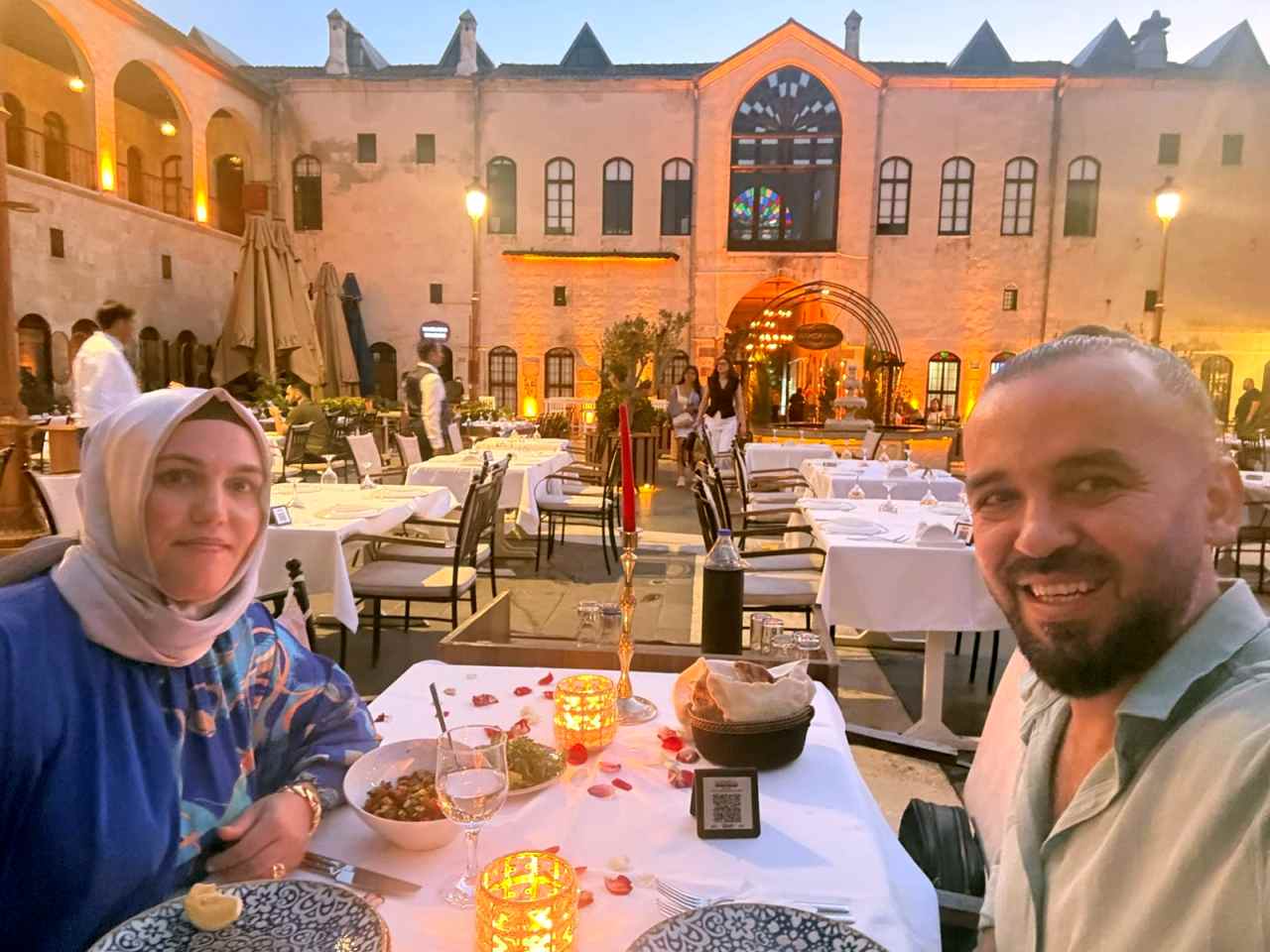 Aile Olmanın Güzelliği: Köse Çifti 15. Yıllarında Baş Başa